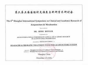 Auszeichnung für Heidi Riefler: Akupunktur bei Augenkrankheiten und Kopfschmerzen in Shanghai
